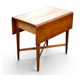Early Hepplewhite Pembroke Drop-Leaf Table