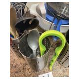 Kitchen utesil lot w/ holders