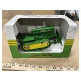 John Deere MC 1/16 scale crawler w/ steel tracks