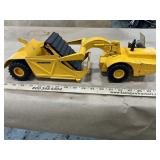 John Deere pan scraper w/ rubber conveyor,no box