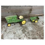 John Deere 20 pedal tractor w/ 2 wheeled cart