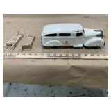 Wyandotte ambulance w/ 2 stretchers and is