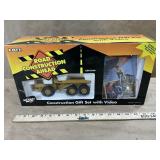 1/50 Construction Gift set w/ Pan Scraper and