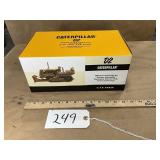 1/16 Cat D2 Crawler w/ Blade by Spec Cast