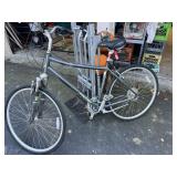 Raleigh 4.0 touring bicycle