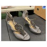 Gianni Bini ladies shoes sz 7.5m. Used