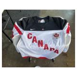 Canada hockey jersey size medium Nike brand