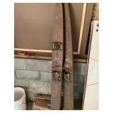 Vintage skis