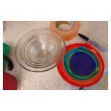 5 pieces glass bowl set w/ plastic lids