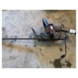 Electric hedge clipper