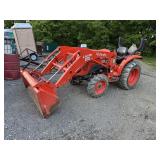 Kubota L3901 4WD  diesel tractor w/ LA526 loader
