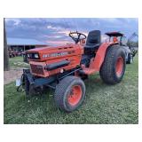 Kubota B8200 tractor, hydrostatic, 4WD