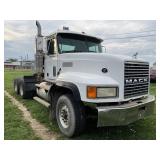 1998 Mack CL713 Semi Truck