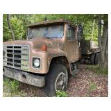 1983 International DT 466 Tilt  bed old style