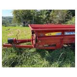 New Holland 130 Manure spreader