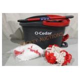 O-Cedar Bucket / 2 Mop Heads