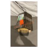 Wild Wings Bird Feeder