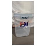 Hefty 32 Quart Hi-Rise Tub