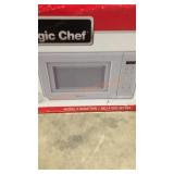 Magic Chef 700 watts Countertop Microwave Oven