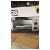 Black + Decker 4-Slice Toaster Oven