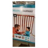 Summer Deluxe Wood Stairway Gate