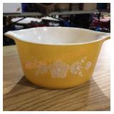 Pyrex Butterfly Gold Casserole Dish