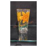 Daffodils Peanut Butter Glass 5"