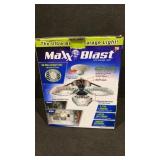Max Bladt LED Garage Light