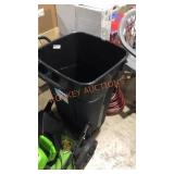 32 gal Trash Can