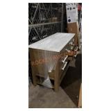 60" x 22.25" x 35" Vanity with Top