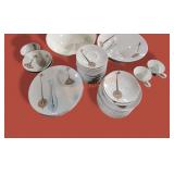 Tote Of Partial Set Of "red Wing China"