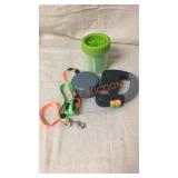 Two-Dog Retractable Leash and Small MudBuster Paw