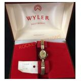 Ladies Wyler Goldtone W/ Twist Off Band