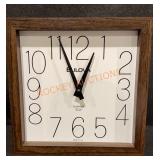 Bulova Flair C-3141 Clock