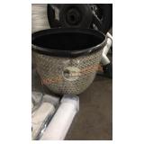 Allen and Roth Planter