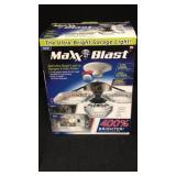 Maxx Blast Garage Light