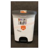 Hefty StepOn Trash Can 7 Gal.