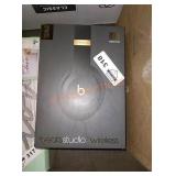 Beats studio3 wireless headphone