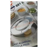 Be BasicEssentials 8" Cast Aluminum Tortilla