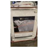 The Seasons White Goose Down Alternative Twin Size