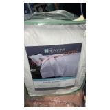 The Season White Goose Down Alternative Comforter