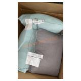 Box Pillows Lot
