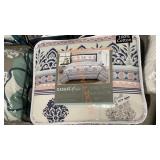 Casual Chic  3 Pc Comforter Set Full/queen Size