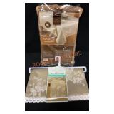 Tablecloth & Table Runner