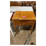 Singer Sewing Machine With Stand