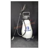 Husqvarna 2 Gallon Sprayer