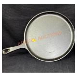 Cast Iron 10 1/2" Lodge Round Griddle