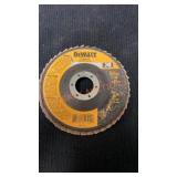 Dewalt 40grit. Flap Disk