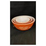 3 Pyrex Mixing Bowls Nest
