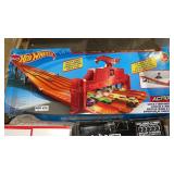 Hot Wheeels Super 6-Lane Raceway